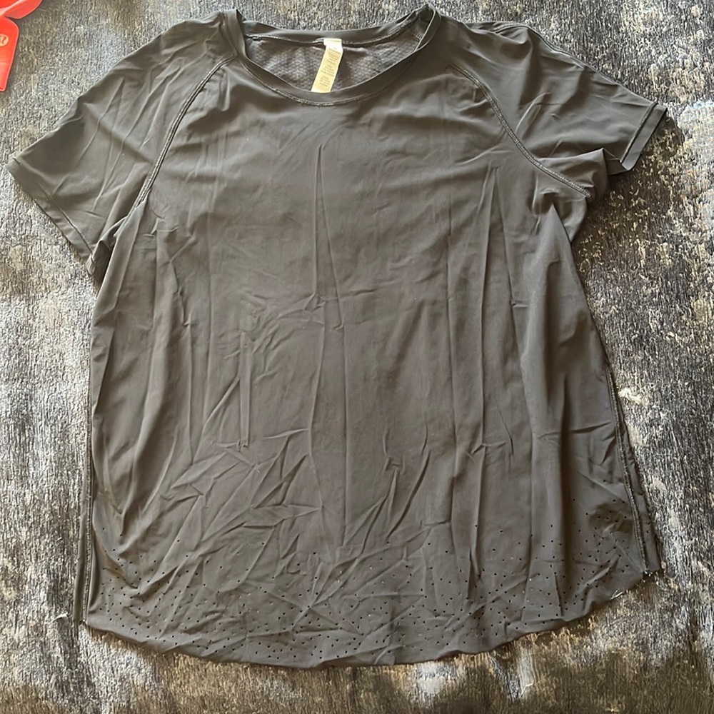Size 4 Lululemon Short Sleeve Top